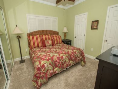 Destin Vacation Condo Sleeps Six Guests.