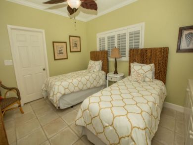 Destin Vacation Condo Sleeps Six Guests.