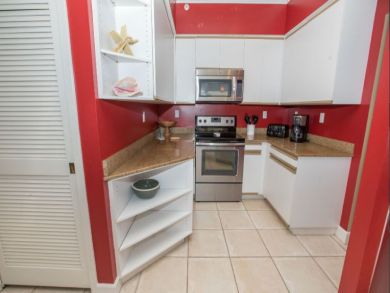 Destin Vacation Condo Sleeps Six Guests.