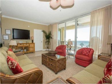 Destin Vacation Condo Sleeps Six Guests.