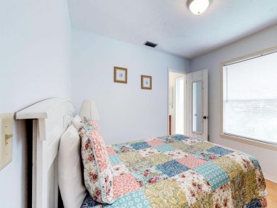 Two bedroom private pool with short walk to beach