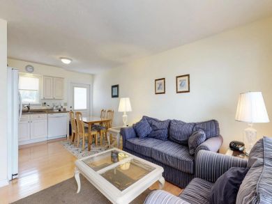 Two bedroom private pool with short walk to beach