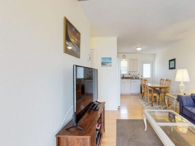 Two bedroom private pool with short walk to beach