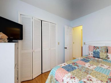 Two bedroom private pool with short walk to beach