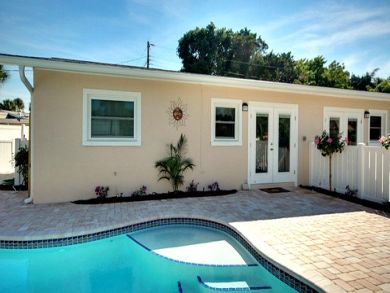 Beautiful and cozy 2 bedroom with private pool