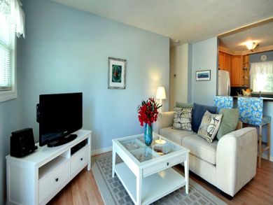 Beautiful and cozy 2 bedroom with private pool