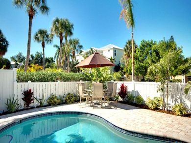 Beautiful and cozy 2 bedroom with private pool