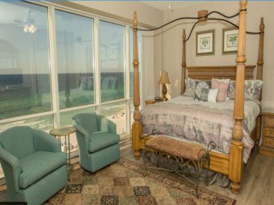 Destin Vacation Condo 3 Bedrooms Sleeps Eight Guests.
