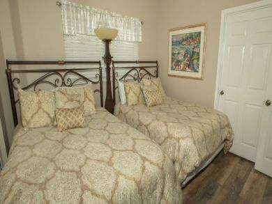 Destin Vacation Condo 3 Bedrooms Sleeps Eight Guests.