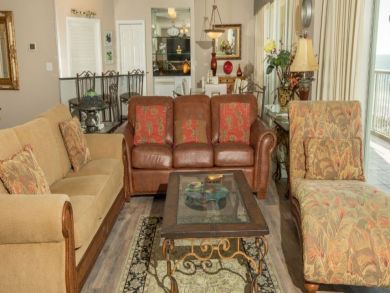 Destin Vacation Condo 3 Bedrooms Sleeps Eight Guests.