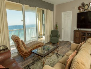 Destin Vacation Condo 3 Bedrooms Sleeps Eight Guests.