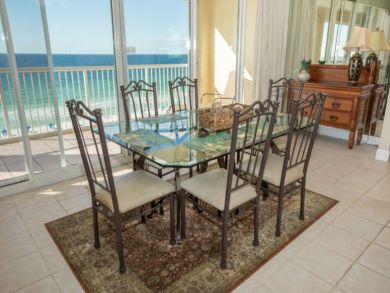 Destin Beachfront Condo Three Bedroom Sleeps Eight