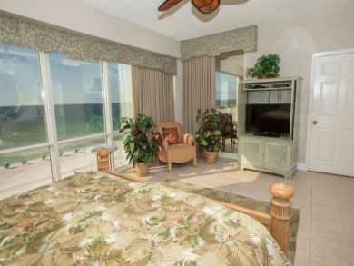 Destin Beachfront Condo Three Bedroom Sleeps Eight