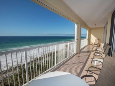 Destin Beachfront Condo Three Bedroom Sleeps Eight
