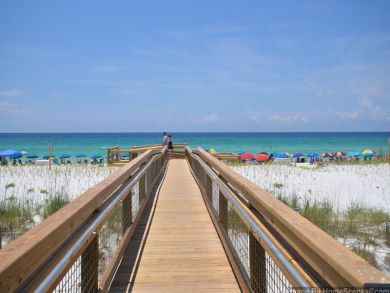 Beachfront One Bedroom Destin Vacation Condo Sleeps 4 Guests