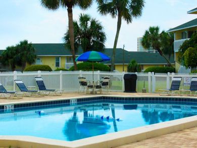 Beachfront One Bedroom Destin Vacation Condo Sleeps 4 Guests