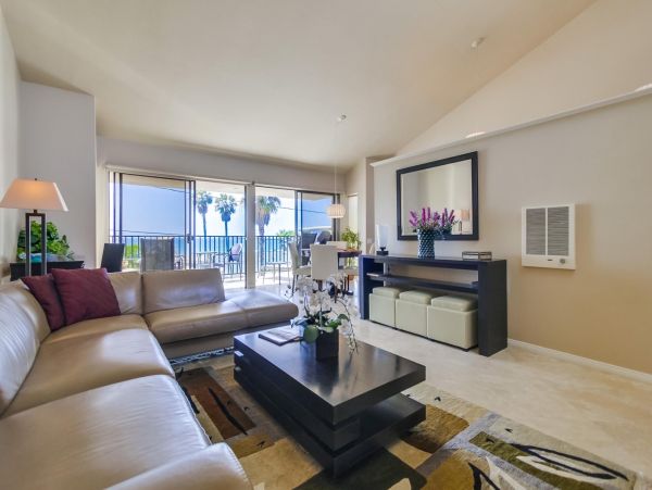 Windansea Beach 2 Bedroom Condo
