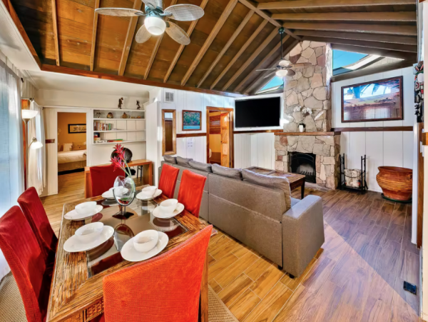 La Jolla Two Bedroom with Private Pool & Great Backyard
