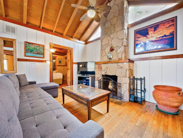 La Jolla Two Bedroom with Private Pool & Great Backyard
