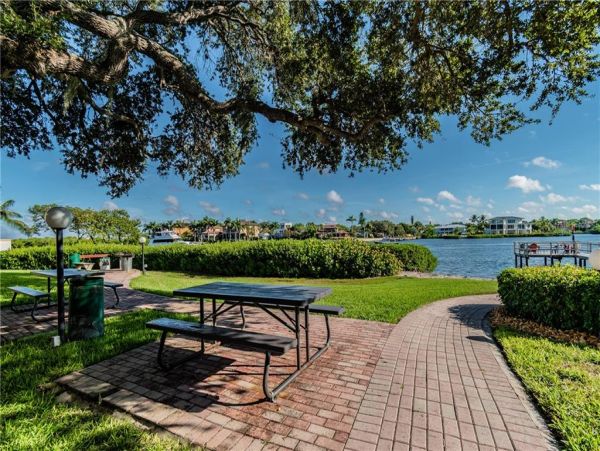 Siesta Key Vacation Condo One Bedroom  Den Walk To Beach Sleeps 5