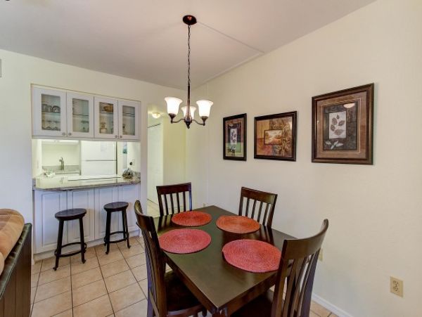 Siesta Key Vacation Condo One Bedroom  Den Walk To Beach Sleeps 5
