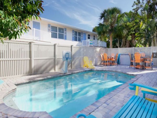 Villa in Fort Myers Located Across The Street From The Beach