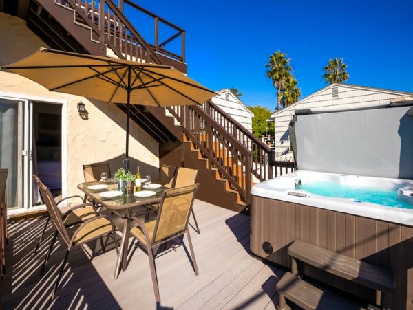 Beautiful Ocean Front Two Bedroom Rental in La Jolla