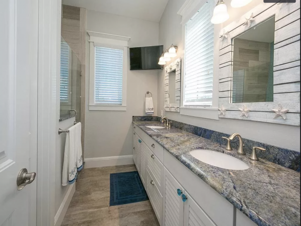 Anna Maria Island 5 Bedroom Gulf Front Property Sleeps 10