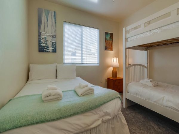 South Mission Beach 4-Bedroom Home Walk to Beach & Bay