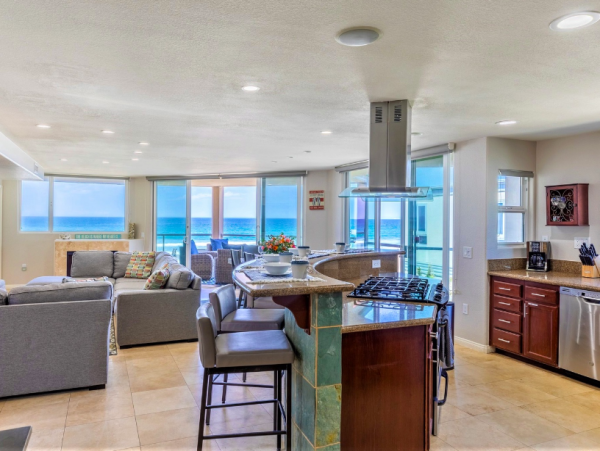 Mission Beach Ocean Front Vacation Condo Rental Four Bedrooms Sleeps Ten