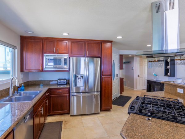 Mission Beach Ocean Front Vacation Condo Rental Four Bedrooms Sleeps Ten