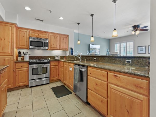 Mission Beach Vacation Rental Spacious 3-Bedroom San Diego Condo with Parking