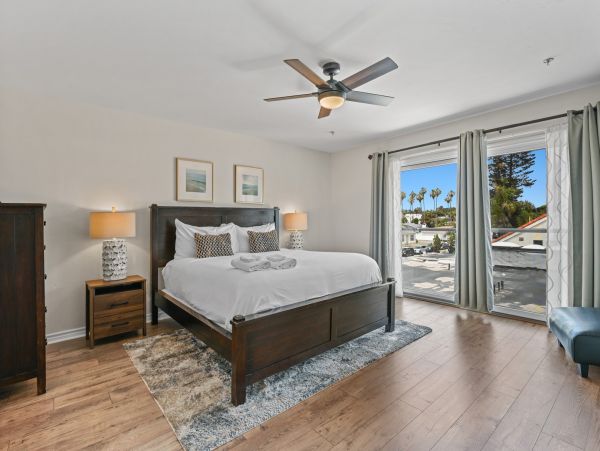 Mission Beach Vacation Rental Spacious 3-Bedroom San Diego Condo with Parking
