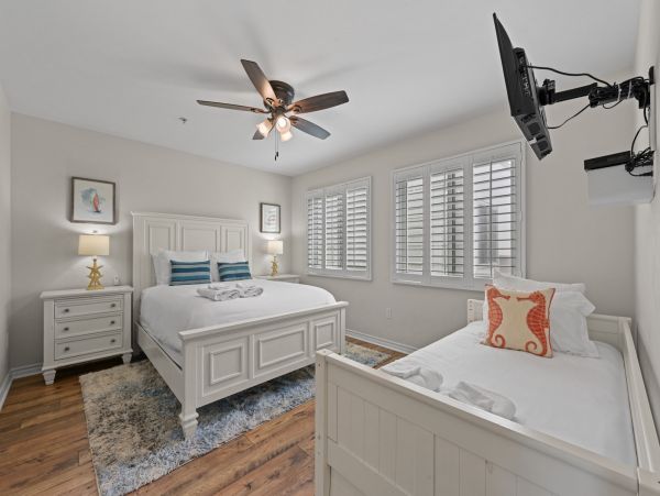 Mission Beach Vacation Rental Spacious 3-Bedroom San Diego Condo with Parking