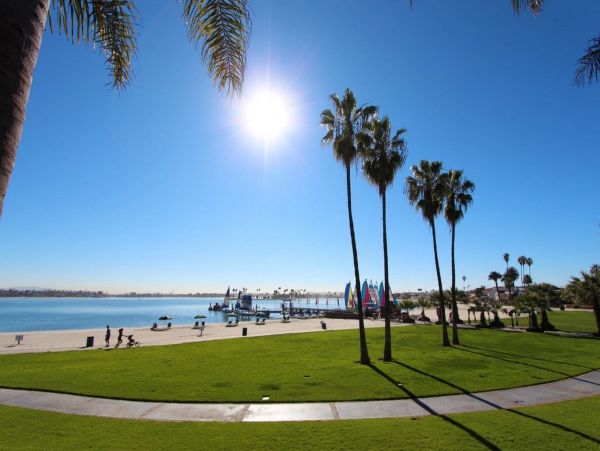 Mission Beach Bayfront Elegant 2 Bedroom Villa Sleeps 6