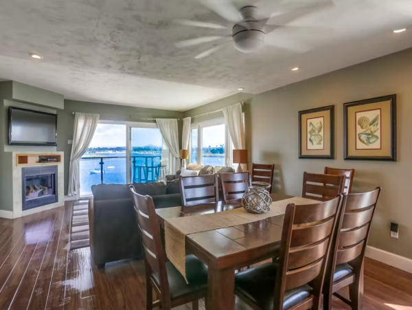Mission Beach Vacation Rental Three Bedrooms Sleeps 7