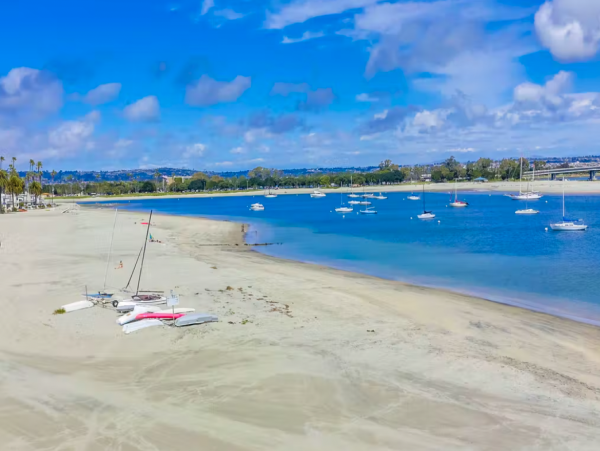 Mission Beach Vacation Rental Three Bedrooms Sleeps 7