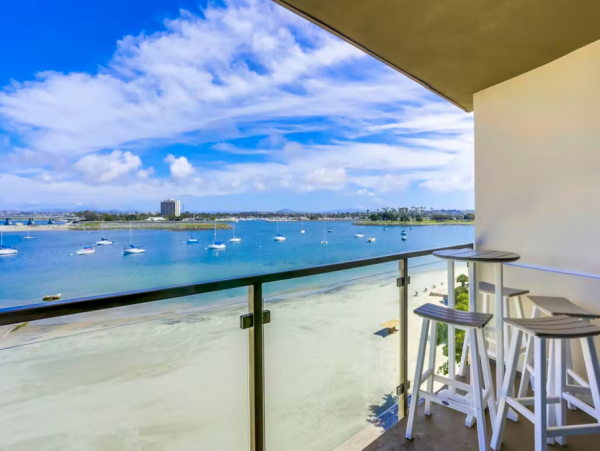 Mission Beach Vacation Rental Three Bedrooms Sleeps 7