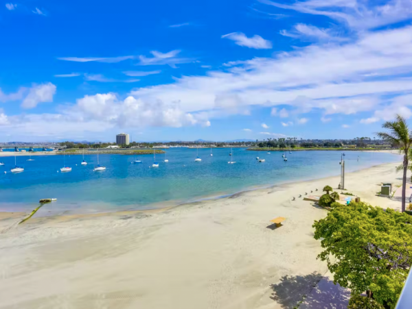 Mission Beach Vacation Rental Three Bedrooms Sleeps 7
