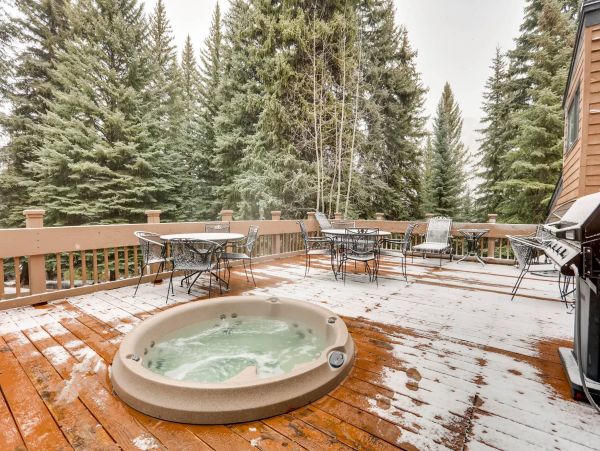 Vail Colorado 5 Bedroom Vacation Rental 900ft to Slopes