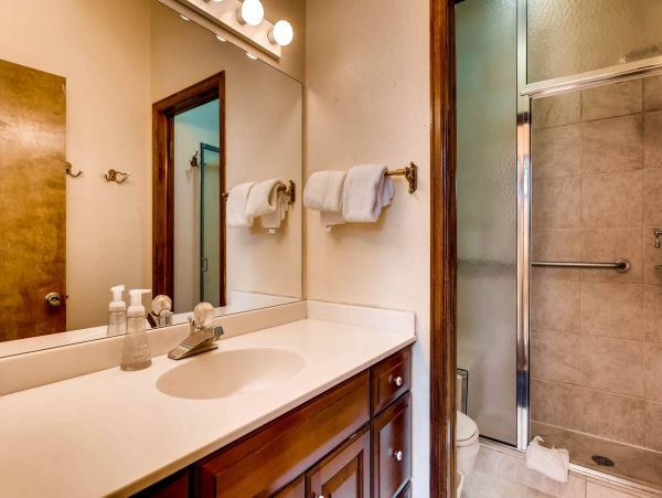 Vail Colorado 5 Bedroom Vacation Rental 900ft to Slopes