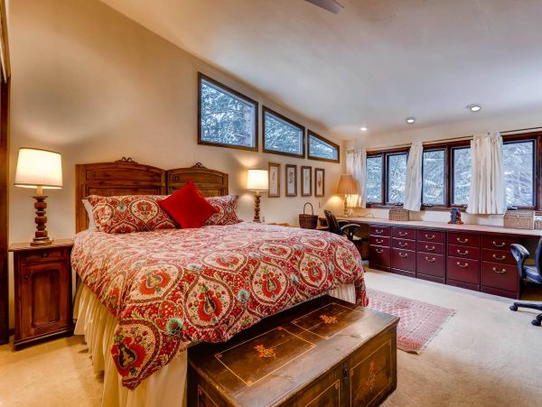 Vail Colorado 5 Bedroom Vacation Rental 900ft to Slopes