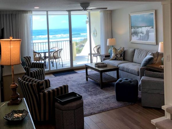 Gulf-Front Elegance on Longboat Key - Panoramic Views & Premier Comfort