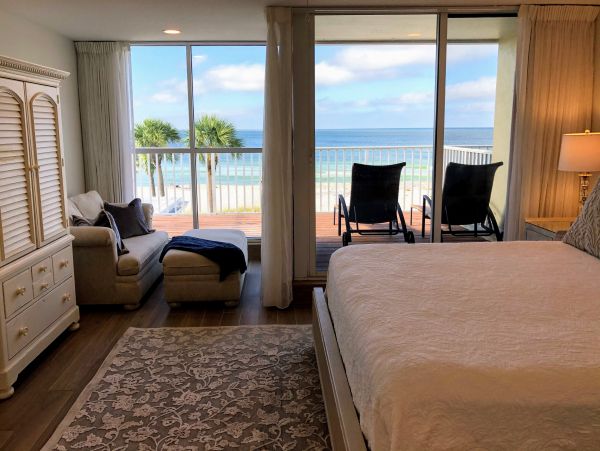Gulf-Front Elegance on Longboat Key - Panoramic Views & Premier Comfort