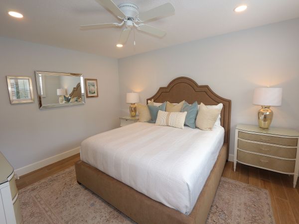 Gulf-Front Elegance on Longboat Key - Panoramic Views & Premier Comfort