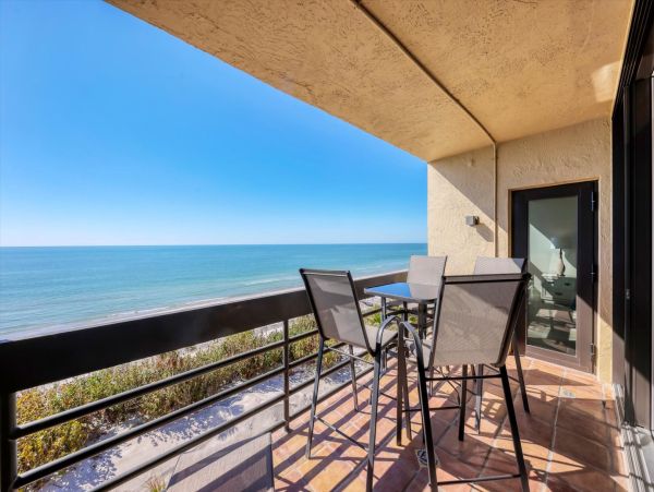 Luxury Beachfront Condo with Two Bedrooms at Longboat Key - Unforgettable Vacation Experience