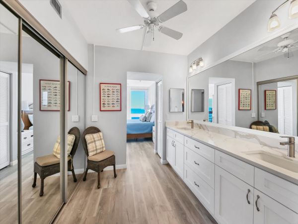 Luxury Beachfront Condo with Two Bedrooms at Longboat Key - Unforgettable Vacation Experience