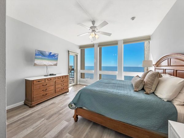 Luxury Beachfront Condo with Two Bedrooms at Longboat Key - Unforgettable Vacation Experience