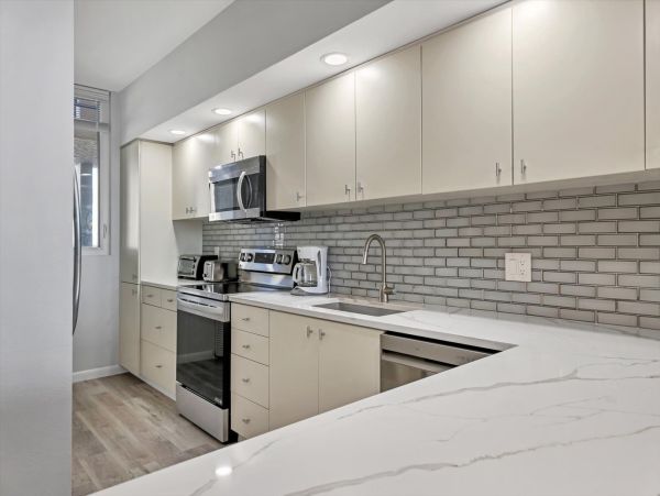 Luxury Beachfront Condo with Two Bedrooms at Longboat Key - Unforgettable Vacation Experience