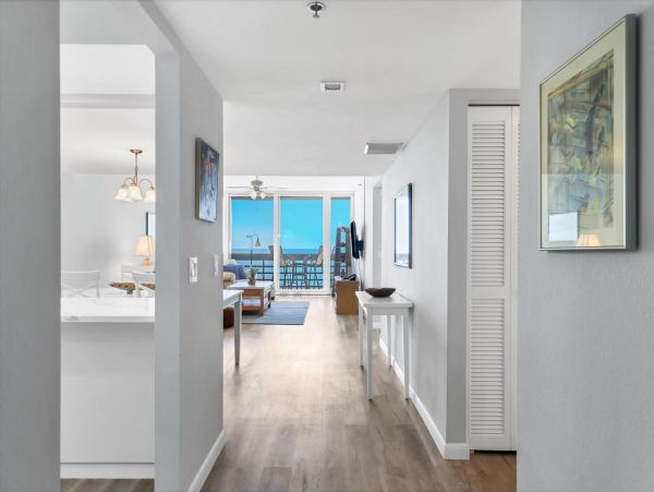 Luxury Beachfront Condo with Two Bedrooms at Longboat Key - Unforgettable Vacation Experience